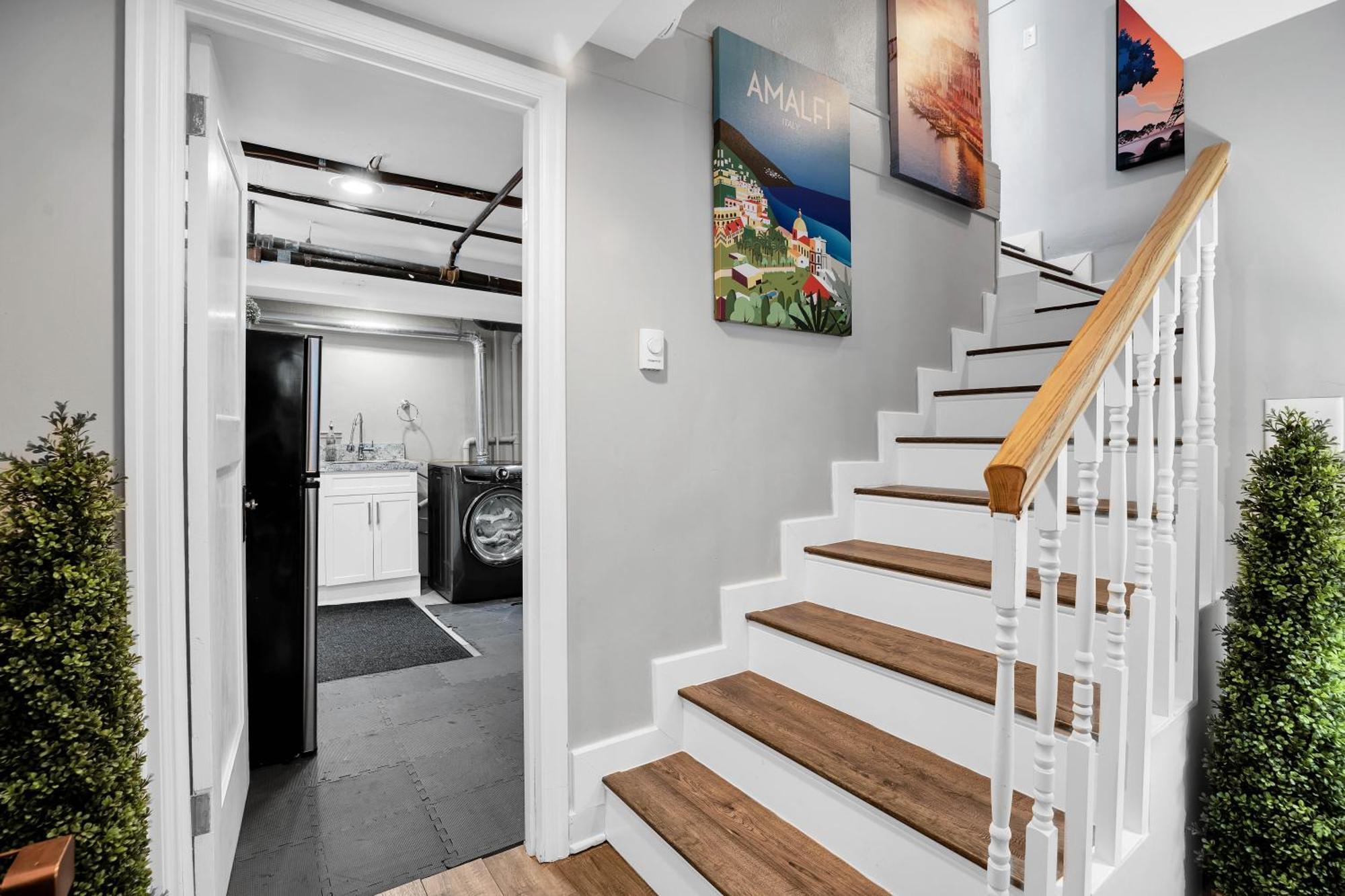 Beautiful Cityscape Retreat 1 Bedroom 1 Bath *
