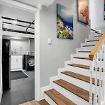 Beautiful Cityscape Retreat 1 Bedroom 1 Bath