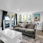 Beautiful Cityscape Retreat 1 Bedroom 1 Bath
